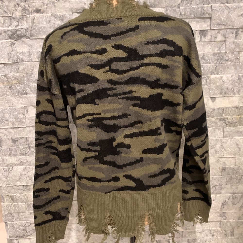 BNWT Camo Distressed Knit Sweater - Picture 3 of 4